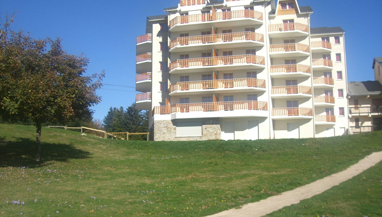 Apartamento de 2 quartos em Ax-les-Thermes com piscina e jardim - Foto 1
