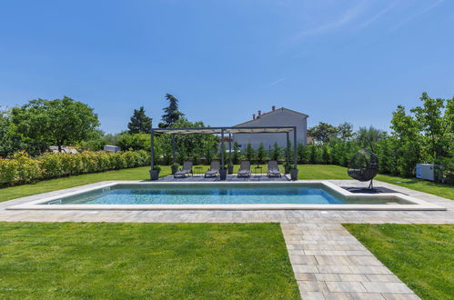 Photo 15 - Maison de 2 chambres à Kanfanar avec piscine privée et vues à la mer