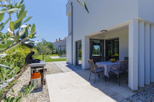 Photo 9 - Maison de 2 chambres à Kanfanar avec piscine privée et jardin