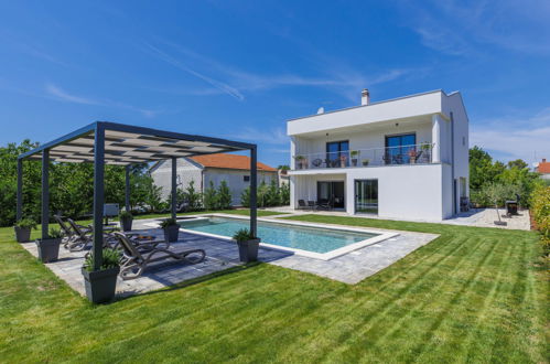 Foto 7 - Casa con 2 camere da letto a Kanfanar con piscina privata e giardino