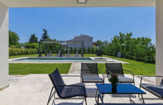 Photo 2 - Maison de 2 chambres à Kanfanar avec piscine privée et vues à la mer