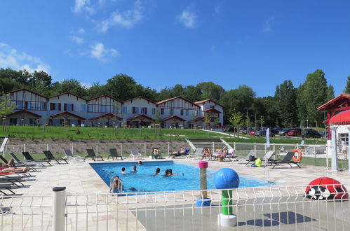 Photo 17 - 3 bedroom Apartment in Urrugne with swimming pool and garden