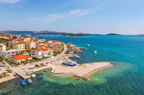 Foto 16 - Apartamento de 1 habitación en Sibenik con piscina y vistas al mar