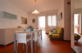 Foto 3 - Casa de 4 quartos em Lignano Sabbiadoro com piscina e vistas do mar