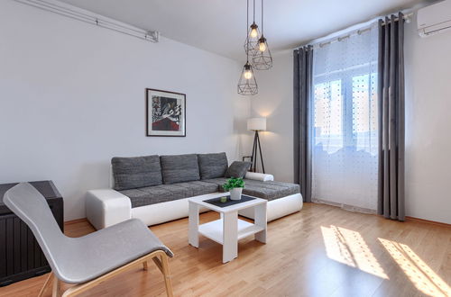 Foto 5 - Apartment mit 1 Schlafzimmer in Labin