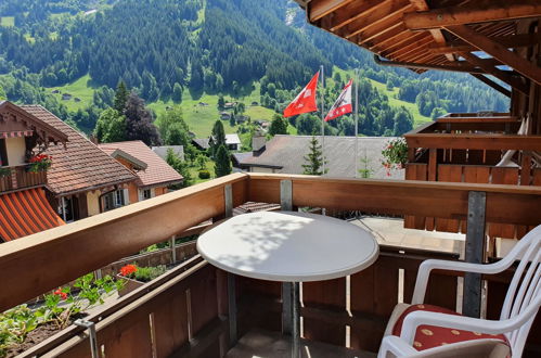 Foto 12 - Appartamento con 2 camere da letto a Grindelwald con giardino