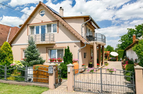 Photo 23 - Appartement de 2 chambres à Balatonszemes avec jardin et vues sur la montagne