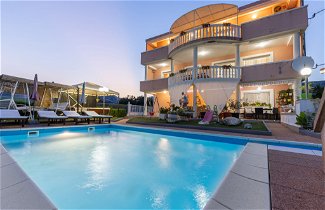Foto 1 - Apartamento de 3 quartos em Trogir com piscina e vistas do mar