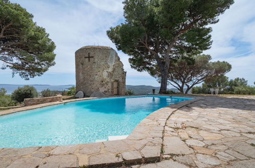 Foto 3 - Casa con 2 camere da letto a Bormes-les-Mimosas con piscina privata e vista mare