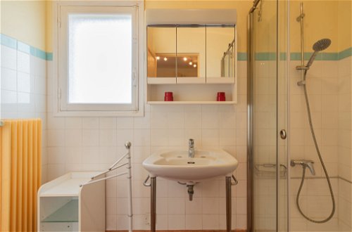 Foto 15 - Casa con 2 camere da letto a Bormes-les-Mimosas con piscina privata e vista mare