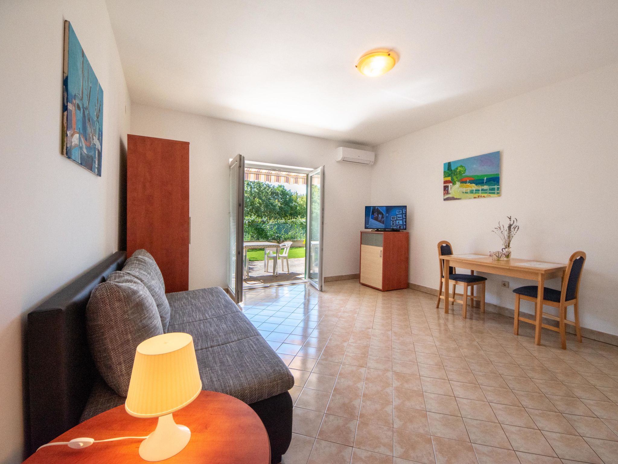 Foto 6 - Apartamento em Krk com jardim e terraço