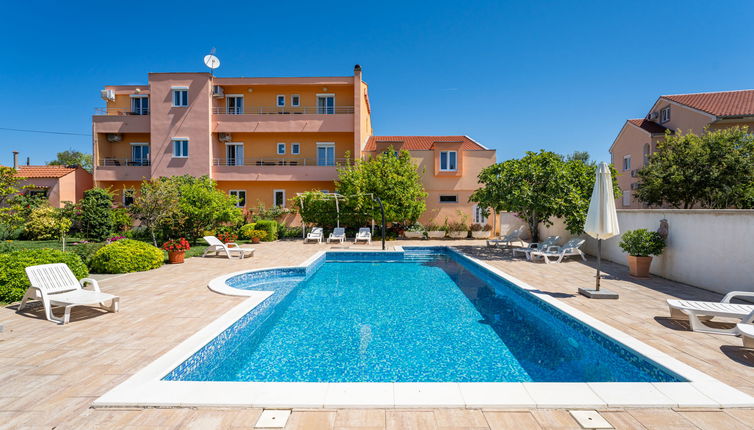 Photo 1 - Appartement de 1 chambre à Privlaka avec piscine et jardin