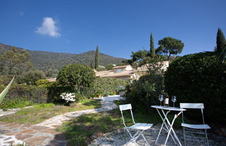 Foto 3 - Casa con 1 camera da letto a Le Lavandou con piscina e vista mare