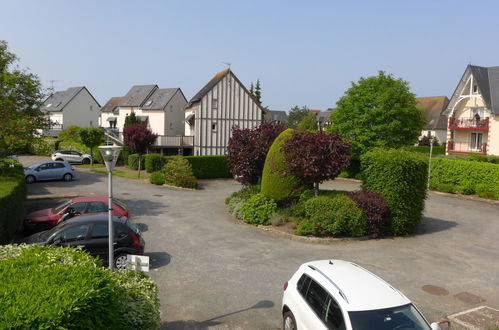 Foto 16 - Apartamento de 2 habitaciones en Cabourg con terraza y vistas al mar