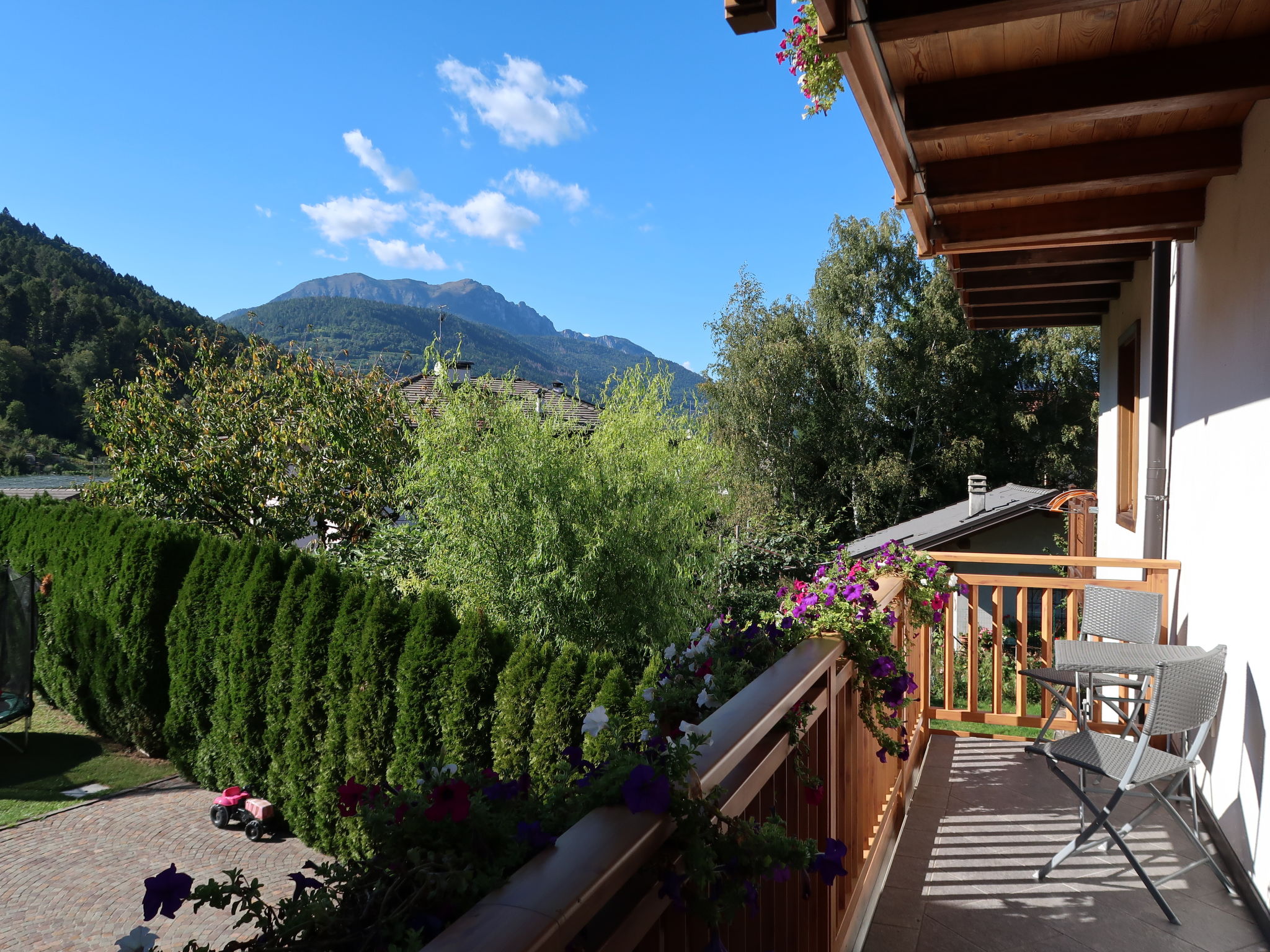 Photo 2 - Appartement de 2 chambres à Caldonazzo avec jardin et vues sur la montagne