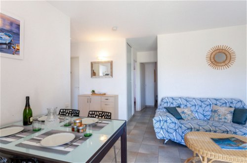 Foto 6 - Apartamento de 2 habitaciones en Fréjus con piscina y vistas al mar