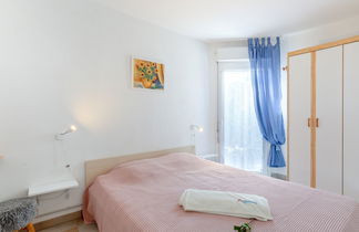 Foto 3 - Appartamento con 2 camere da letto a Fréjus con piscina e vista mare