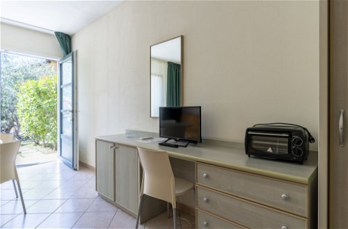 Photo 10 - Apartment in Imperia with swimming pool and sea view