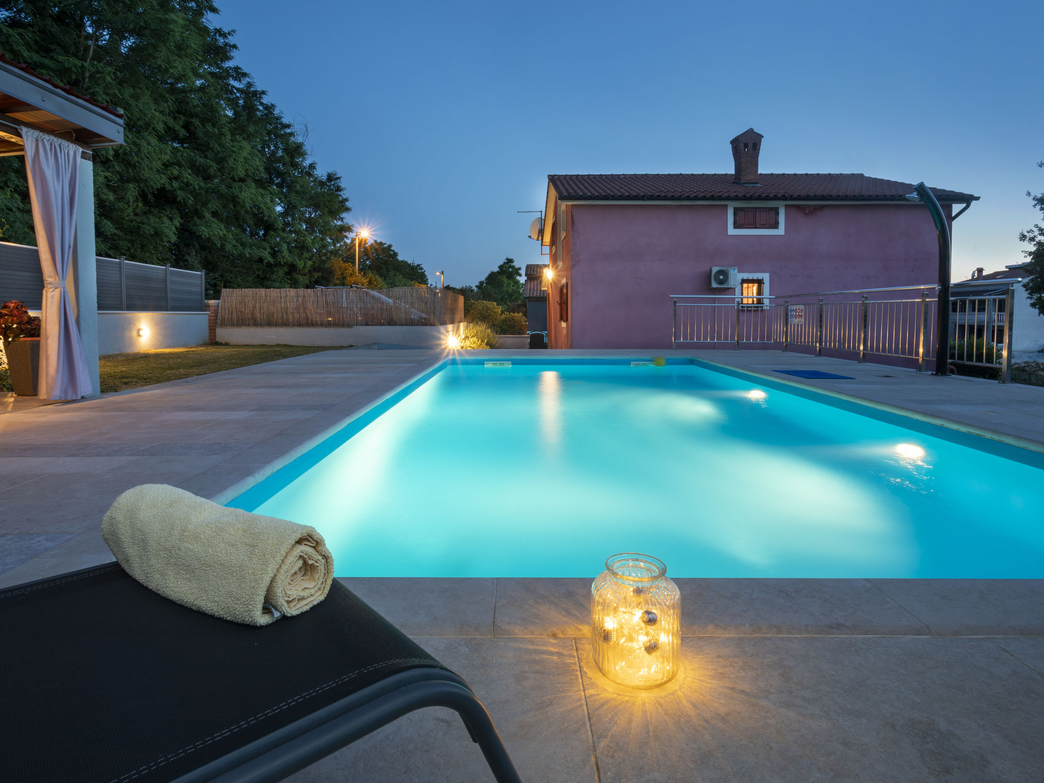 Foto 23 - Casa con 2 camere da letto a Višnjan con piscina privata e vista mare
