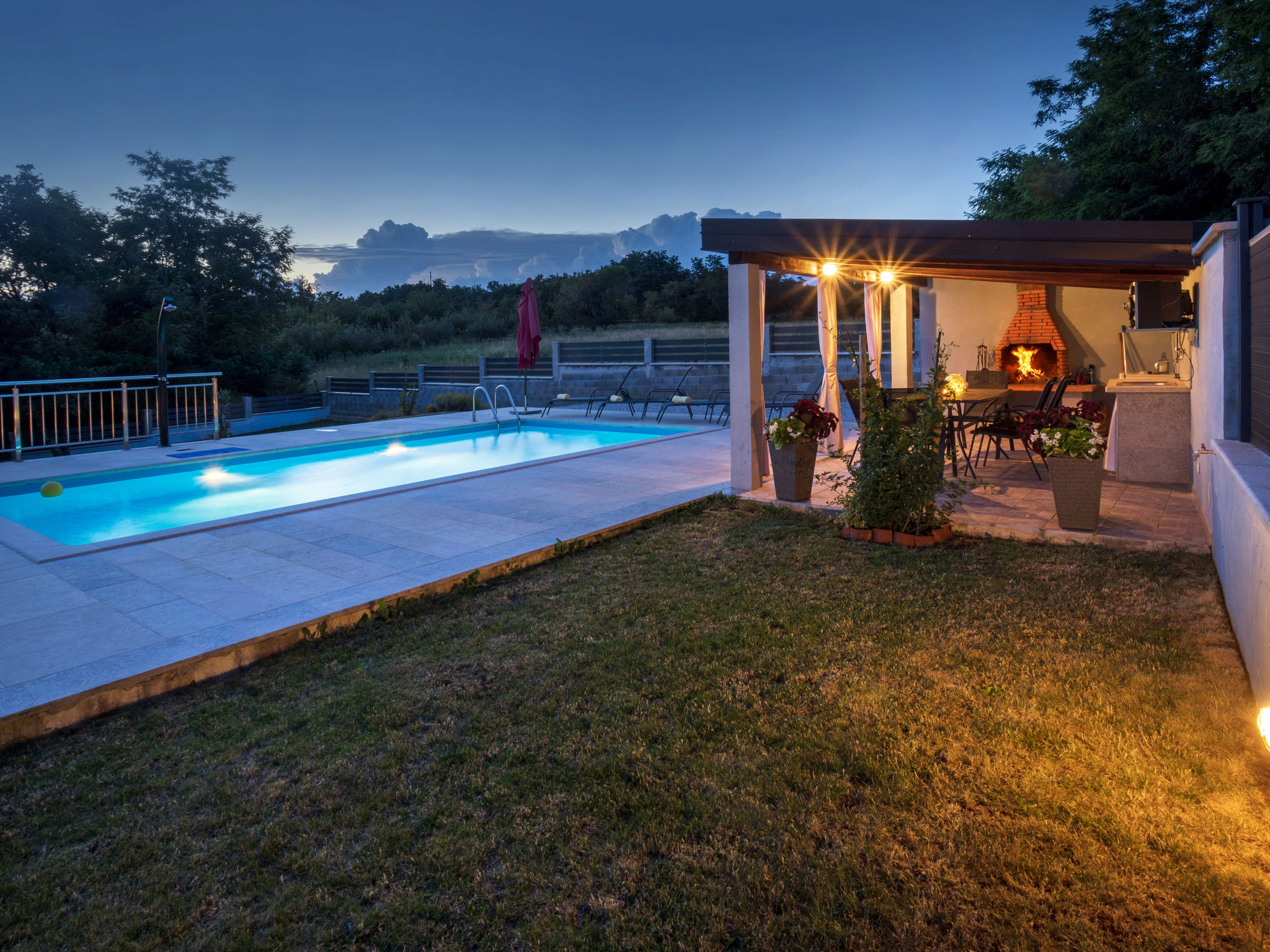 Foto 25 - Casa con 2 camere da letto a Višnjan con piscina privata e vista mare