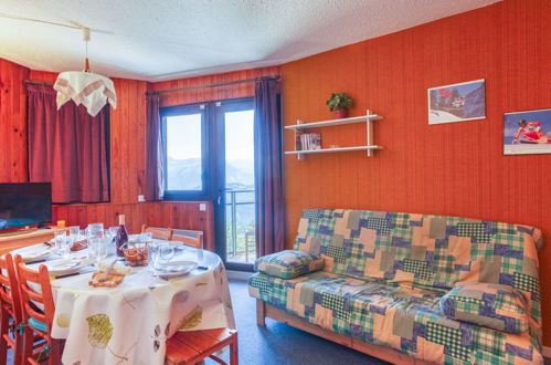 Foto 9 - Appartamento con 2 camere da letto a Villarembert con piscina e vista sulle montagne