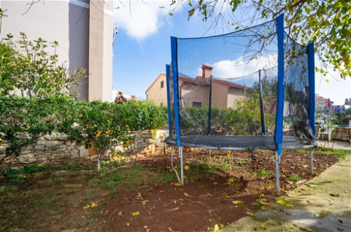 Foto 14 - Apartamento de 1 quarto em Ližnjan com jardim e terraço