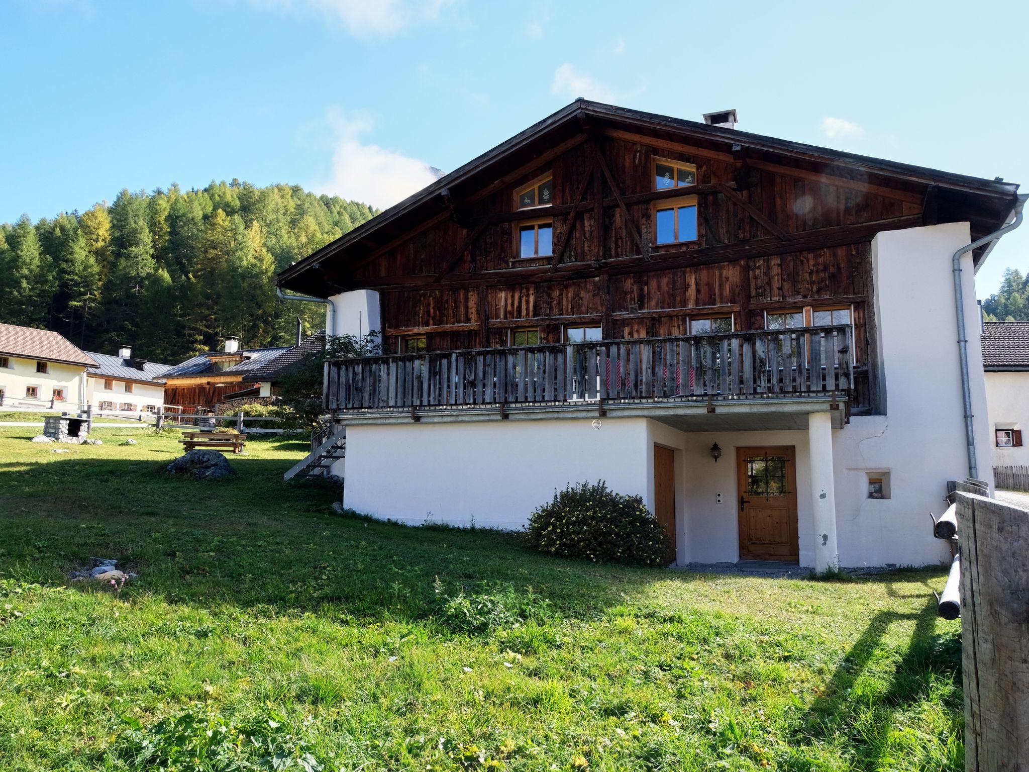 Foto 1 - Apartment mit 3 Schlafzimmern in Scuol mit blick auf die berge