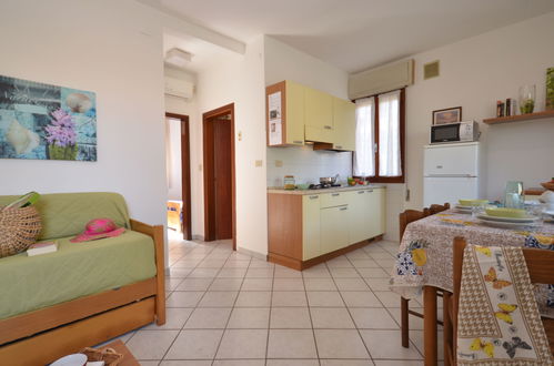 Photo 6 - 2 bedroom House in Lignano Sabbiadoro with garden and terrace