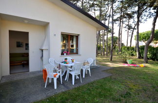 Foto 2 - Casa de 2 quartos em Lignano Sabbiadoro com terraço e vistas do mar