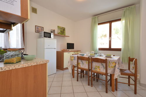 Photo 7 - 2 bedroom House in Lignano Sabbiadoro with garden and terrace