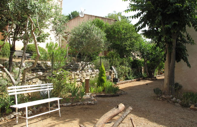 Casa de 2 quartos em Quinson com piscina e jardim - Foto 15