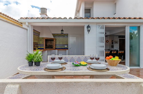 Photo 27 - Maison de 5 chambres à Castelló d'Empúries avec piscine privée et vues à la mer