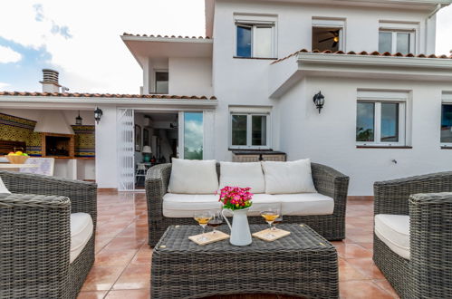 Foto 26 - Casa de 5 habitaciones en Castelló d'Empúries con piscina privada y vistas al mar