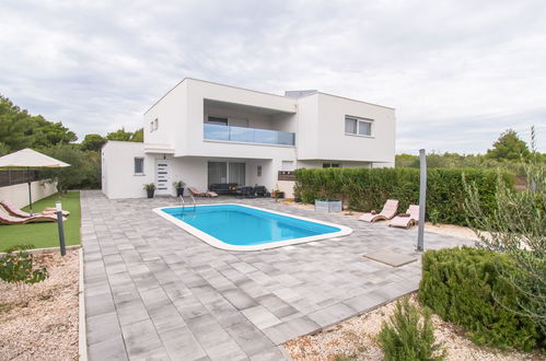 Foto 1 - Casa de 3 quartos em Vodice com piscina privada e jardim