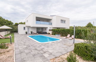 Foto 1 - Casa de 3 quartos em Vodice com piscina privada e jardim