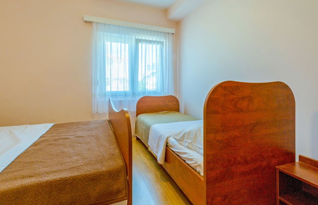 Appartamento con 4 camere da letto a Karlobag con piscina e terrazza - Foto 18