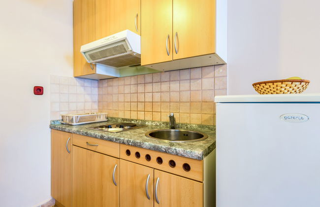 Appartamento con 4 camere da letto a Karlobag con piscina e terrazza - Foto 12