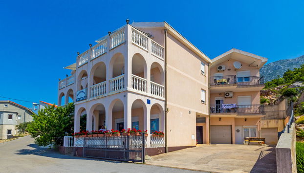Appartamento con 4 camere da letto a Karlobag con piscina e terrazza - Foto 5