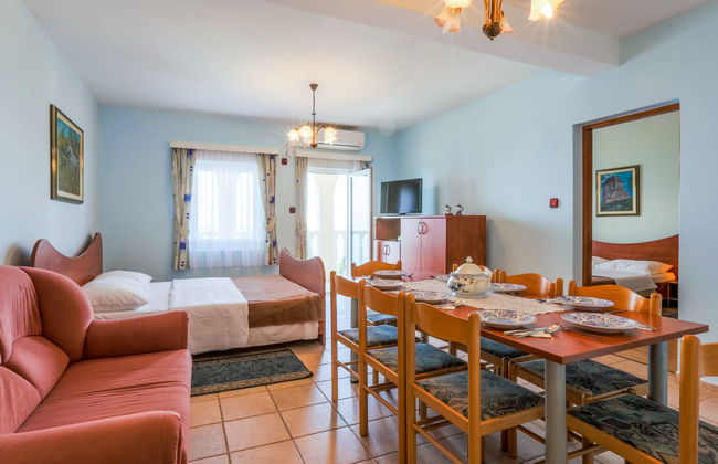 Appartamento con 4 camere da letto a Karlobag con piscina e terrazza - Foto 10
