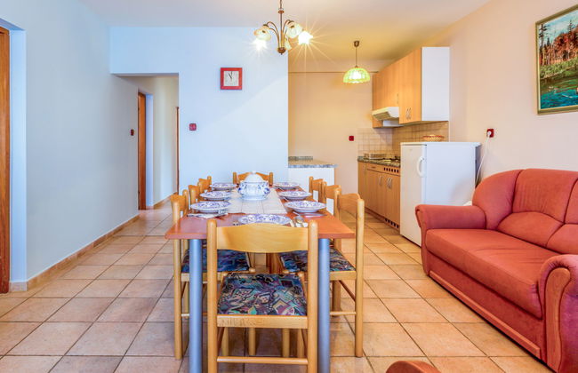 Appartamento con 4 camere da letto a Karlobag con piscina e terrazza - Foto 11