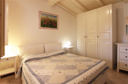 Foto 18 - Casa de 1 habitación en Forte dei Marmi con jardín y vistas al mar