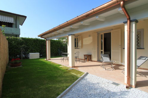 Foto 17 - Casa de 1 quarto em Forte dei Marmi com jardim