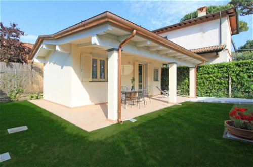 Photo 22 - 1 bedroom House in Forte dei Marmi with garden and sea view