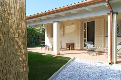 Photo 21 - 1 bedroom House in Forte dei Marmi with garden and sea view