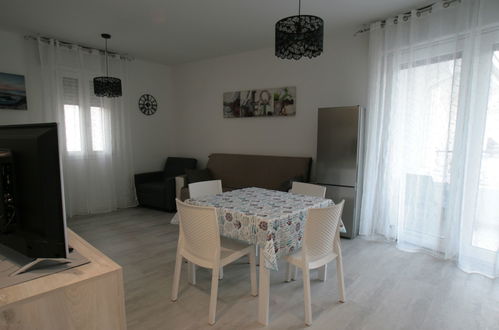 Foto 6 - Apartamento de 2 habitaciones en Cavallino-Treporti con piscina