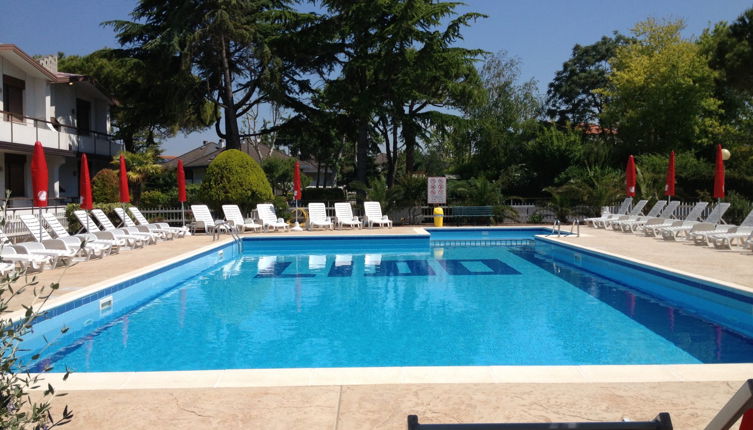 Foto 1 - Apartment mit 2 Schlafzimmern in Cavallino-Treporti mit schwimmbad und blick aufs meer