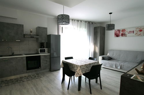 Foto 5 - Apartamento de 2 habitaciones en Cavallino-Treporti con piscina