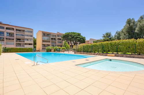 Photo 16 - Appartement de 2 chambres à Sainte-Maxime avec piscine et terrasse