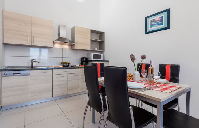 Apartamento de 3 quartos em Dobrinj com piscina e terraço - Foto 5