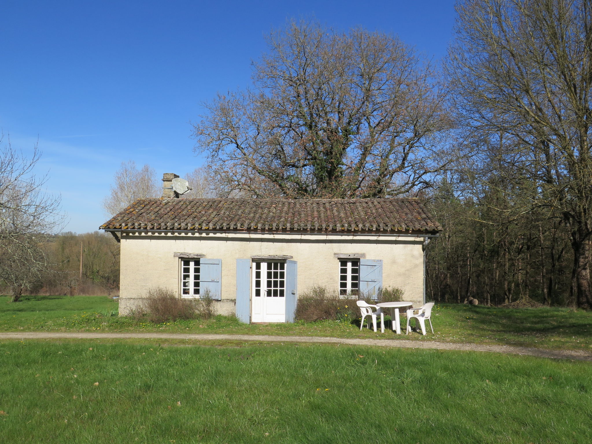 Foto 15 - Casa de 1 habitación en Labretonie con jardín y terraza